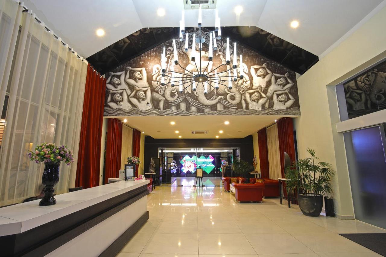 Queenco Hotel & Casino Sihanoukville Buitenkant foto